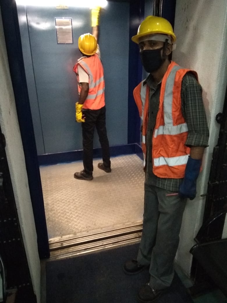 Lift Erection Staffs